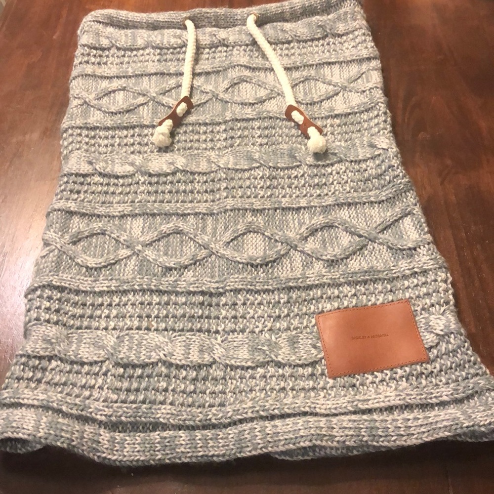 Bickley + Mitchell knitted neck gaiter